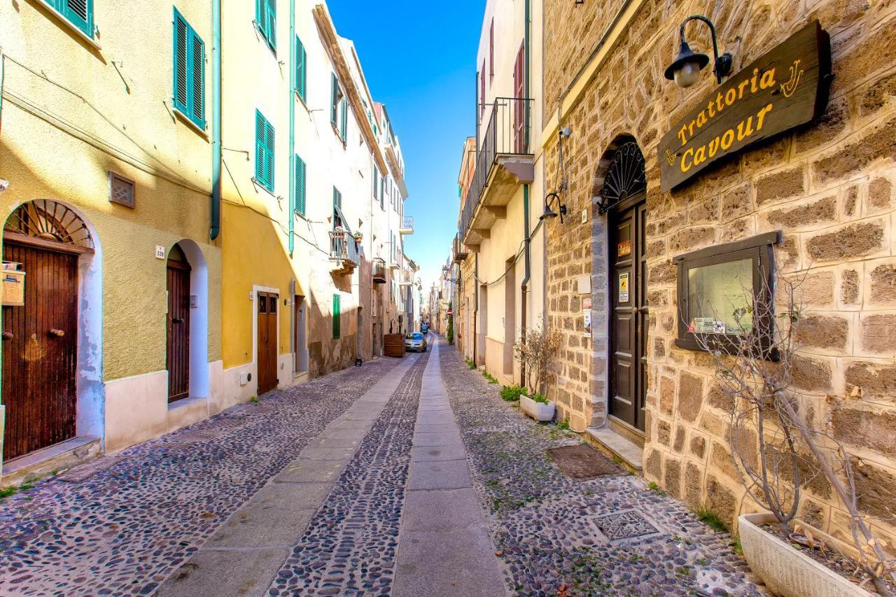 알게로 Sardinia Re - Cavour Loft Sea View 아파트 외부 사진