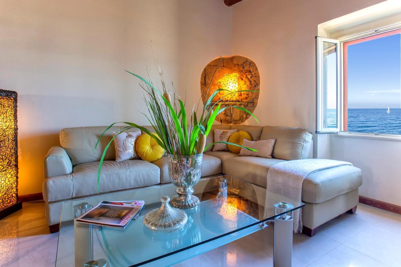 알게로 Sardinia Re - Cavour Loft Sea View 아파트 외부 사진