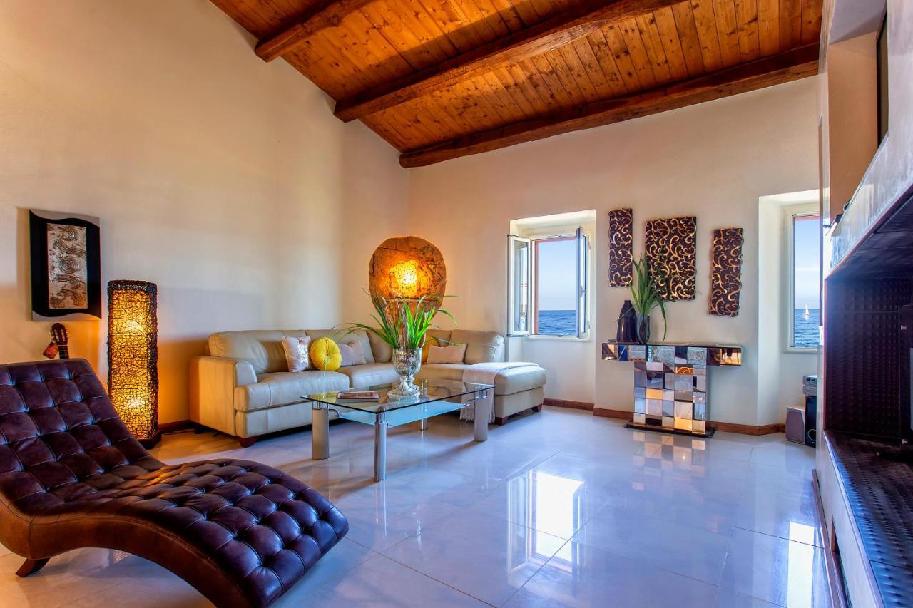 알게로 Sardinia Re - Cavour Loft Sea View 아파트 외부 사진