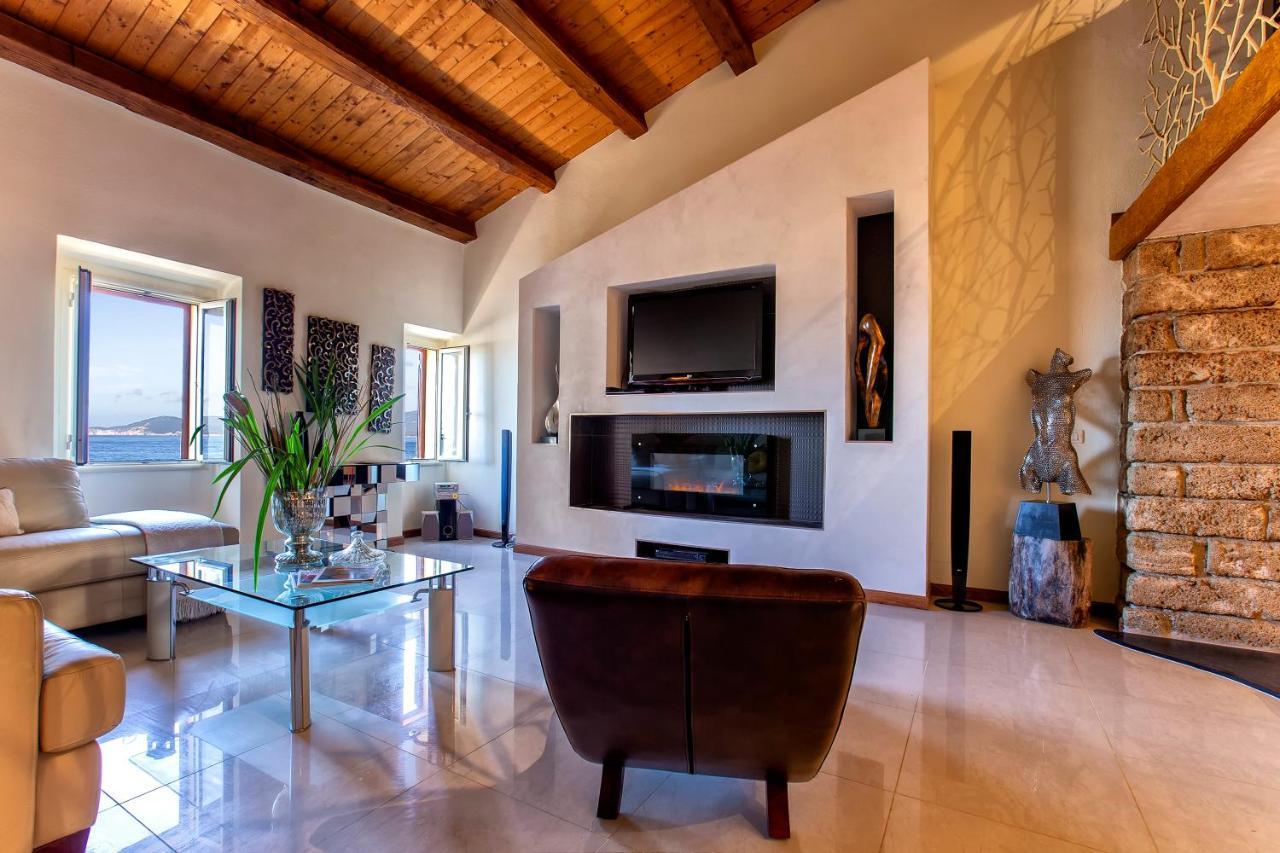 알게로 Sardinia Re - Cavour Loft Sea View 아파트 외부 사진